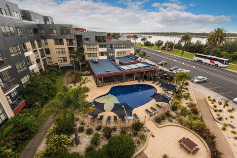 Esplanade Resort And Spa - Foster Accommodation 1