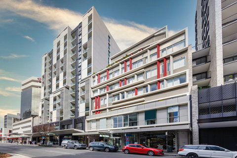 Holiday Inn & Stes Sydney Bondi Junction - Foster Accommodation 0