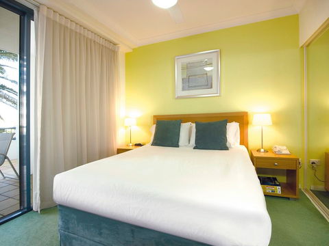 Oaks Calypso Plaza Resort - Foster Accommodation 2