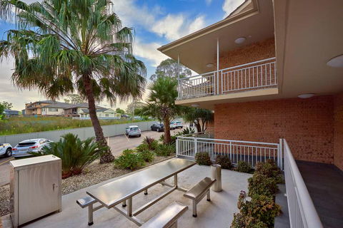 Best Western Casula Motor Inn - Foster Accommodation 2