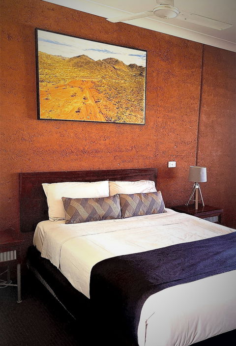Gidgee Inn - Foster Accommodation 1