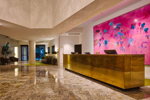 Eatons Hill Hotel - Foster Accommodation 1