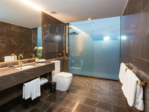 Eatons Hill Hotel - Foster Accommodation 2
