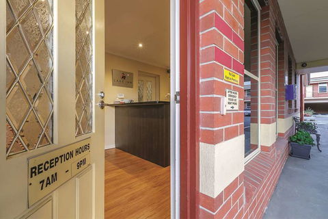 Lake Inn Ballarat - Foster Accommodation 2
