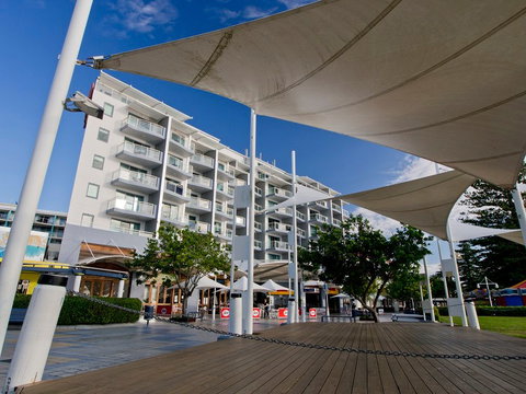 Oaks Waterfront Resort - Foster Accommodation 0