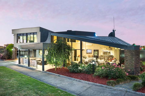 Best Western Mahoneys Motor Inn - Foster Accommodation 1