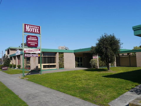 Midtown Motor Inn - Foster Accommodation 0