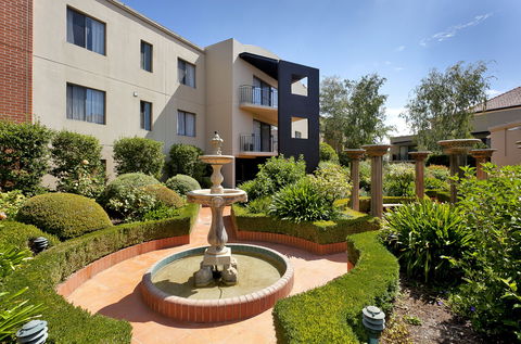 Astra Apartments The Griffin - Foster Accommodation 0