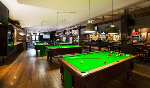 Burvale Hotel - Foster Accommodation 10