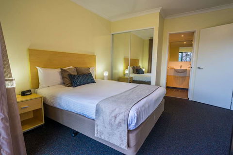 Perth Ascot Central Apartment Hotel - Foster Accommodation 1