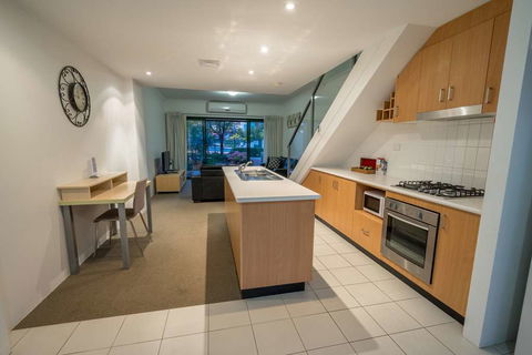 Perth Ascot Central Apartment Hotel - Foster Accommodation 10