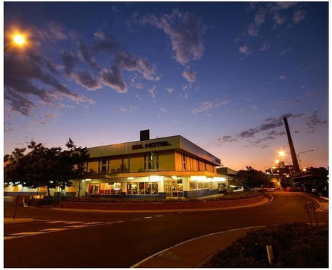 Isa Hotel - Foster Accommodation 0