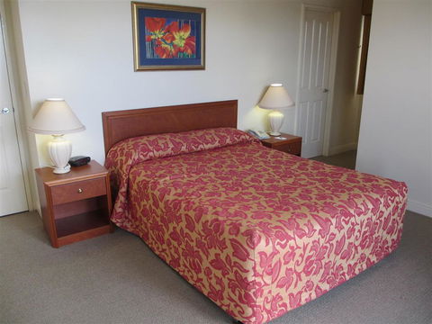 Springwood Tower Apartment Hotel - Foster Accommodation 3