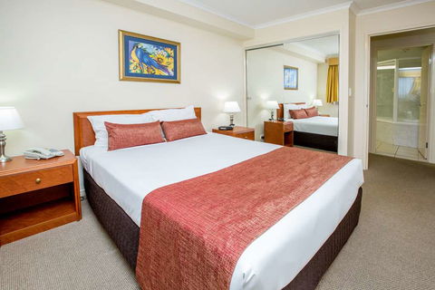 Springwood Tower Apartment Hotel - Foster Accommodation 7