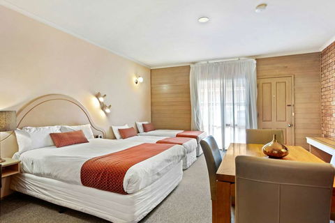 Quality Inn Colonial - Foster Accommodation 3