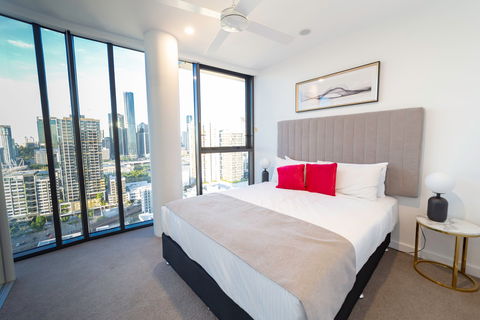 Arise Brisbane One - Foster Accommodation 1