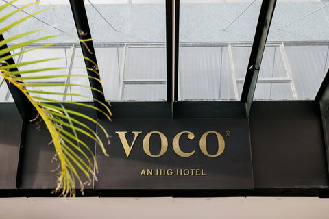 Voco Brisbane City Centre - Foster Accommodation 0