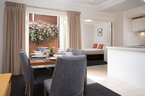 Aligned Corporate Residences Kew - Foster Accommodation 2