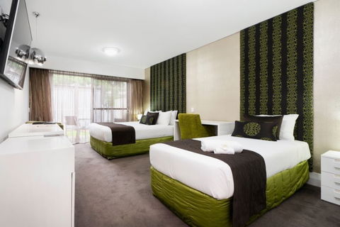 City Golf Club Motel - Foster Accommodation 1