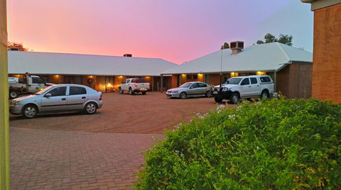 Mud Hut Motel - Foster Accommodation 1