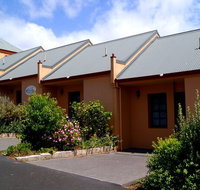 Meredith House and Mews - Foster Accommodation