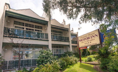 Victoria House Motor Inn - Foster Accommodation 0