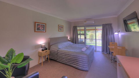 Jacaranda Motor Lodge - Foster Accommodation 1