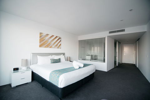 Q1 Resort & Spa - Foster Accommodation 2