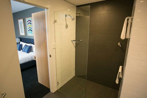 Alpha Hotel Eastern Creek - Foster Accommodation 1