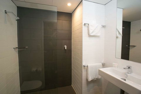 Alpha Hotel Eastern Creek - Foster Accommodation 6