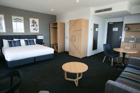 Alpha Hotel Eastern Creek - Foster Accommodation 15
