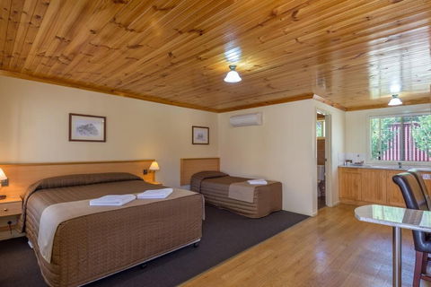 Black Gold Country Cabins And Motel - Foster Accommodation 6