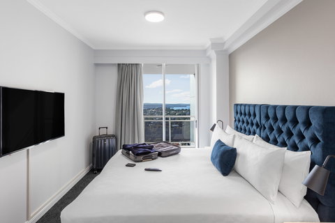 Meriton Suites Bondi Junction - Foster Accommodation 7