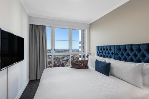 Meriton Suites Bondi Junction - Foster Accommodation 13