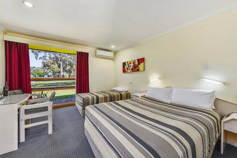 William Macintosh Motor Lodge - Foster Accommodation 3