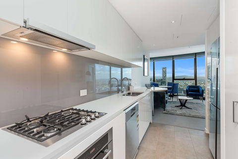 Arise Brisbane Skytower - Foster Accommodation 12