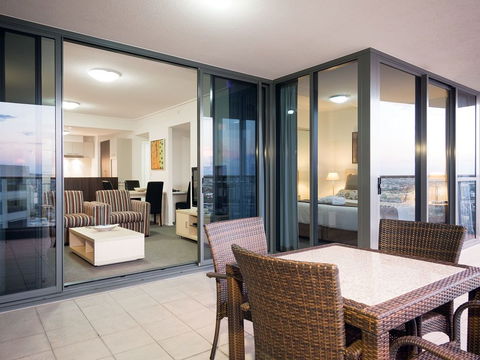 Oaks Aurora - Foster Accommodation 2