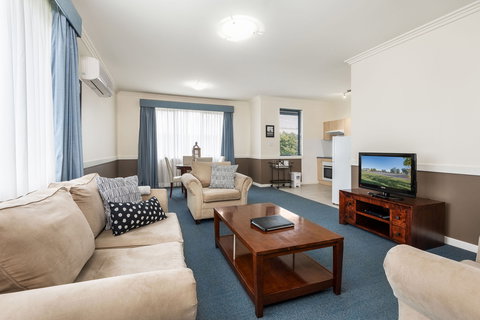 Hawkesbury Race Club Motel - Foster Accommodation 10
