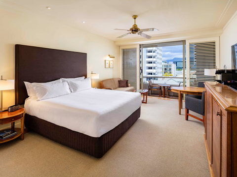 Pullman Reef Hotel Casino - Foster Accommodation 7