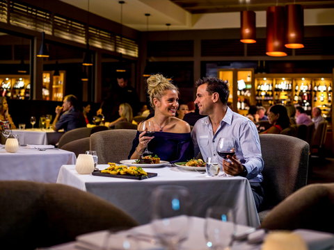 Pullman Reef Hotel Casino - Foster Accommodation 12