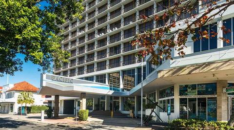 Pacific Hotel Cairns - Foster Accommodation 1