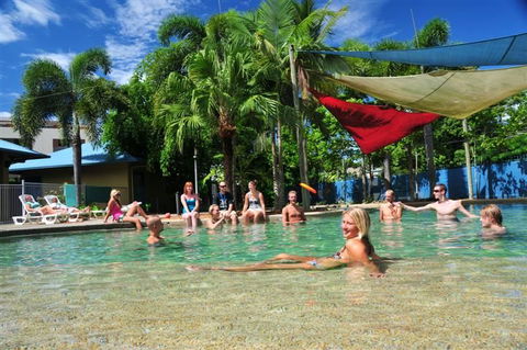Nomads Cairns Backpackers Resort - Foster Accommodation 3