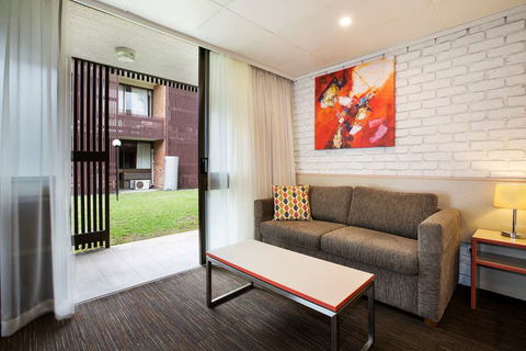 Villa Noosa Hotel - Foster Accommodation 1