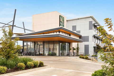 Quality Hotel Rules Club Wagga - Foster Accommodation 0