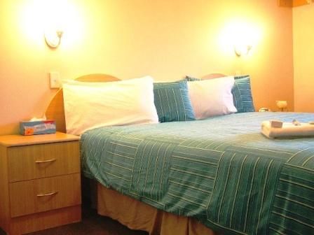 Arena Hotel - Foster Accommodation 1