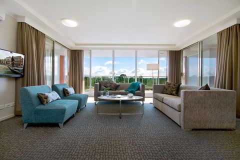 Pacific Suites Canberra - Foster Accommodation 1