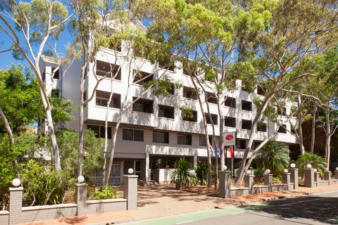 Metro Aspire Hotel Sydney - Foster Accommodation 0