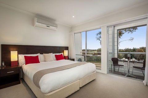 Quest Sanctuary Lakes - Foster Accommodation 1