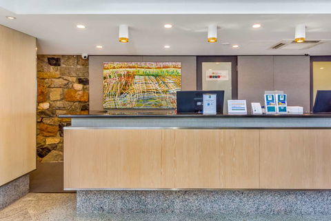 Quality Hotel Lighthouse - Foster Accommodation 2
