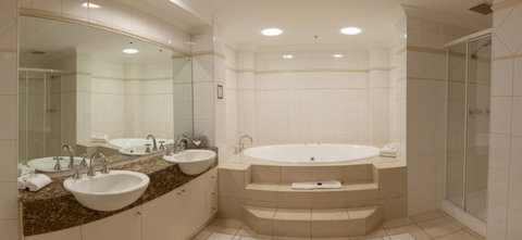 Quality Apartments Adelaide Central - Foster Accommodation 2